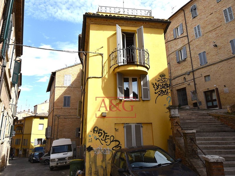 Trilocale in Vendita a Macerata, 70'000&euro;, 45 m²
