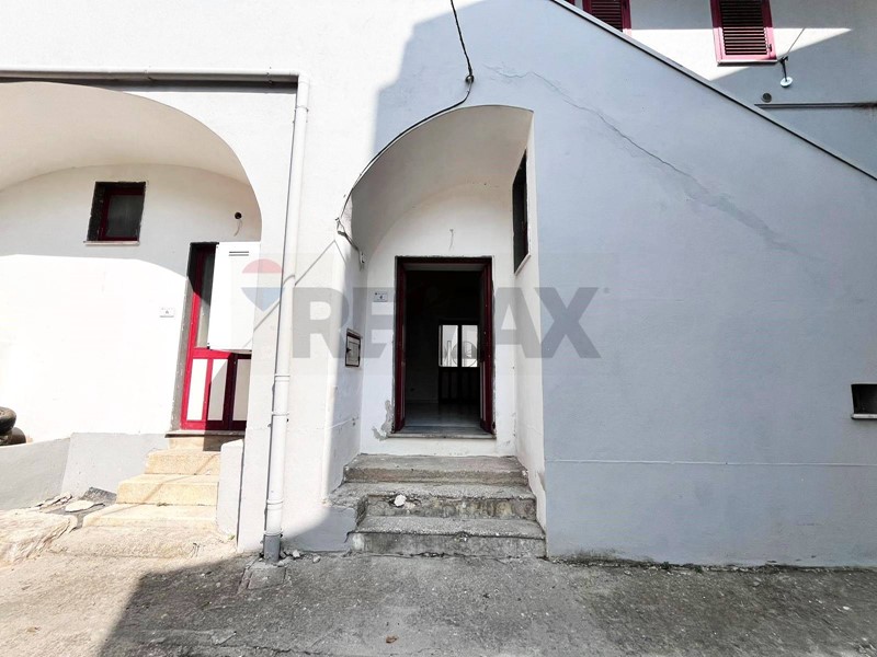 Trilocale in Vendita a Santa Maria a Vico, 25'000&euro;, 100 m²