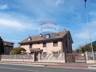 Bilocale in Affitto a Rho, 650&euro;, 50 m², con Box