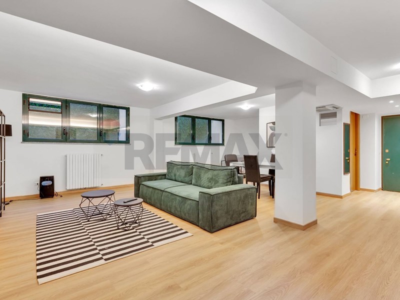 Bilocale in Vendita a Milano, 297'000&euro;, 94 m²
