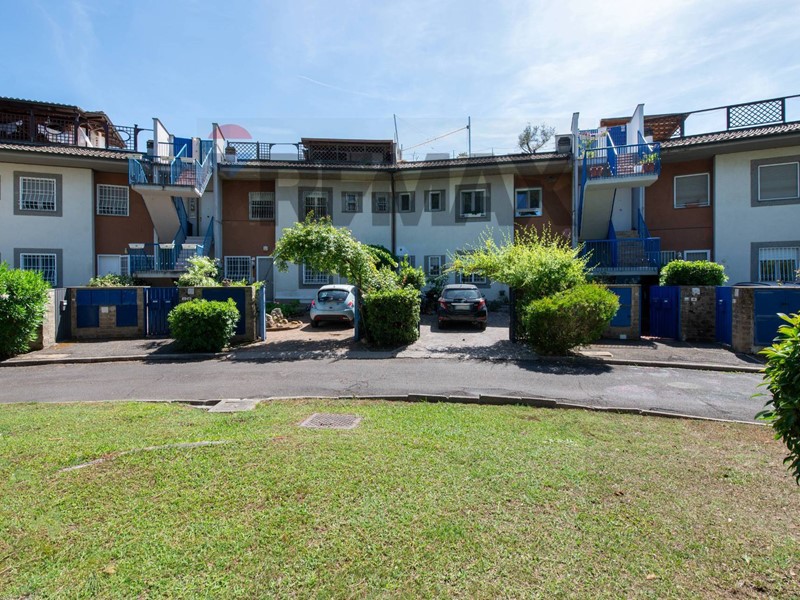 Quadrilocale in Vendita a Roma, 360'000&euro;, 121 m²