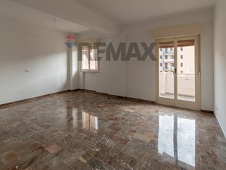 Quadrilocale in Vendita a Palermo, 235'000&euro;, 112 m²