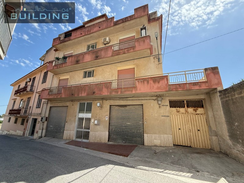 Appartamento in Vendita a Castelvetrano, 78'000&euro;, 200 m²