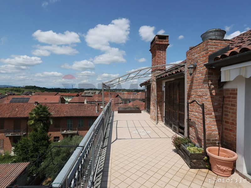 Attico in Vendita a Buttigliera d'Asti, 120'000&euro;, 170 m²