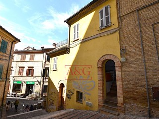 Quadrilocale in Vendita a Macerata, 150'000&euro;, 70 m²
