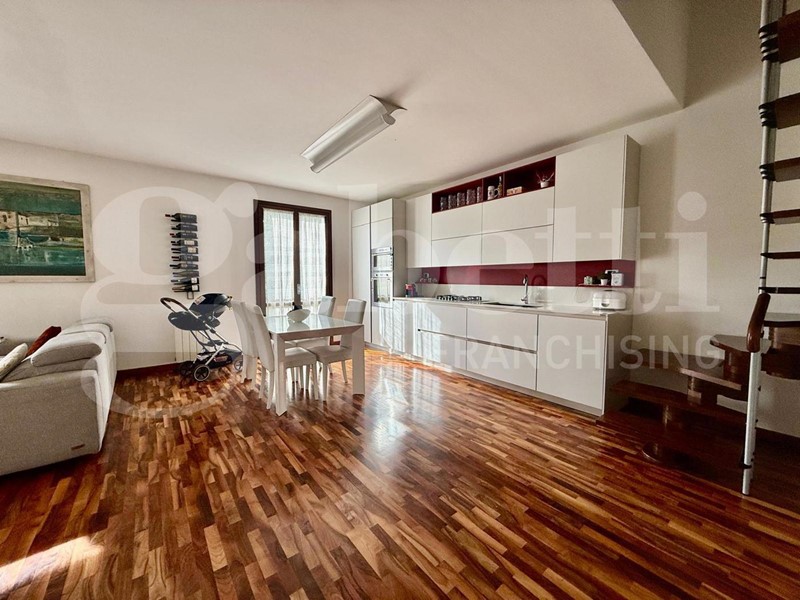 Bilocale in Vendita a Sesto Fiorentino, 298'000&euro;, 85 m²