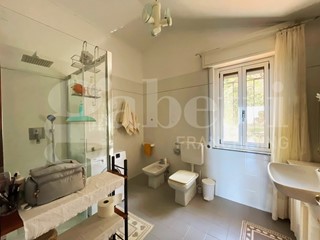 Attico in Vendita a Imperia, 260'000&euro;, 109 m²