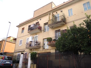 Bilocale in Vendita a Roma, 130'000&euro;, 65 m²