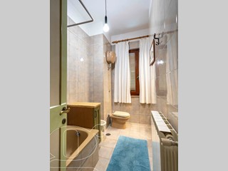 Attico in Vendita a Todi, 189'000&euro;, 220 m², arredato, con Box
