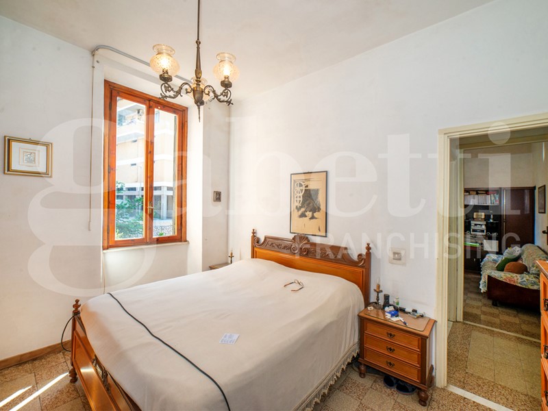 Bilocale in Vendita a Roma, 165'000&euro;, 73 m²