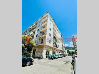 Quadrilocale in Vendita a Salerno, 335'000&euro;, 156 m²