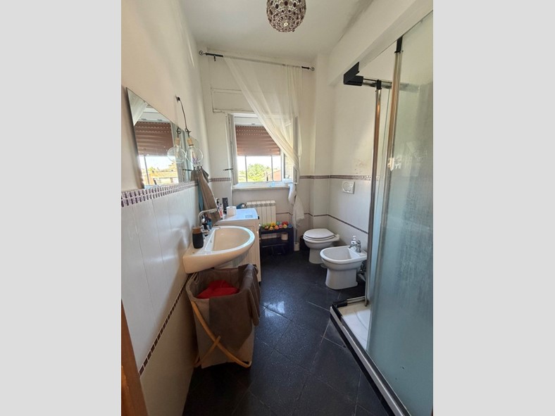 Quadrilocale in Vendita a Ladispoli, 190'000&euro;, 101 m²