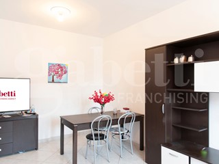 Bilocale in Vendita a Cesano Maderno, 118'000&euro;, 63 m², arredato