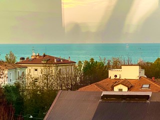 Appartamento in Affitto a Rimini, 2'500&euro;, 234 m², con Box
