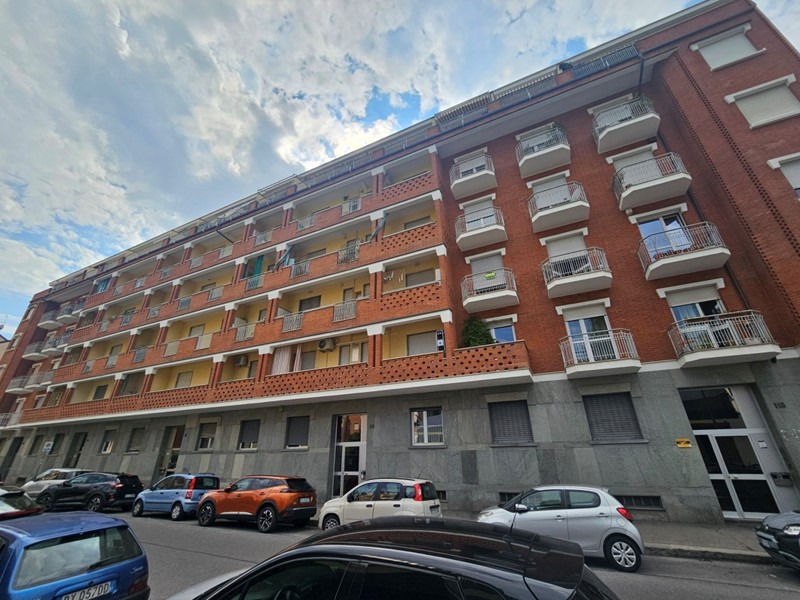 Trilocale in Vendita a Torino, 185'000&euro;, 90 m², con Box