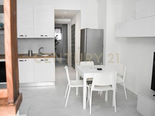 Bilocale in Vendita a Catania, 98'000&euro;, 65 m², arredato