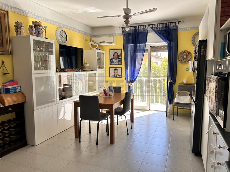 Quadrilocale in Vendita a Caltanissetta, 120'000&euro;, 139 m², con Box