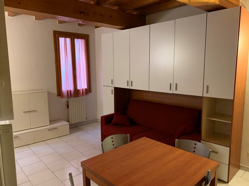 Monolocale in Affitto a Reggio Emilia, zona Centro storico, 470&euro;, 30 m², arredato