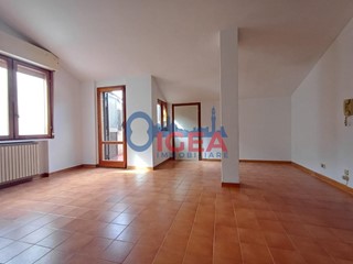 Attico in Vendita a Siena, zona Taverne D'arbia, 150'000&euro;, 122 m²