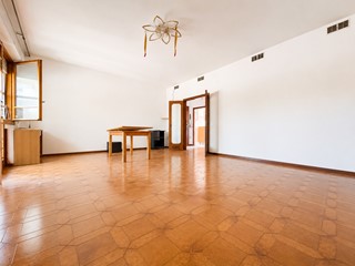 Appartamento in Vendita a Pontedera, 179'000&euro;, 120 m²