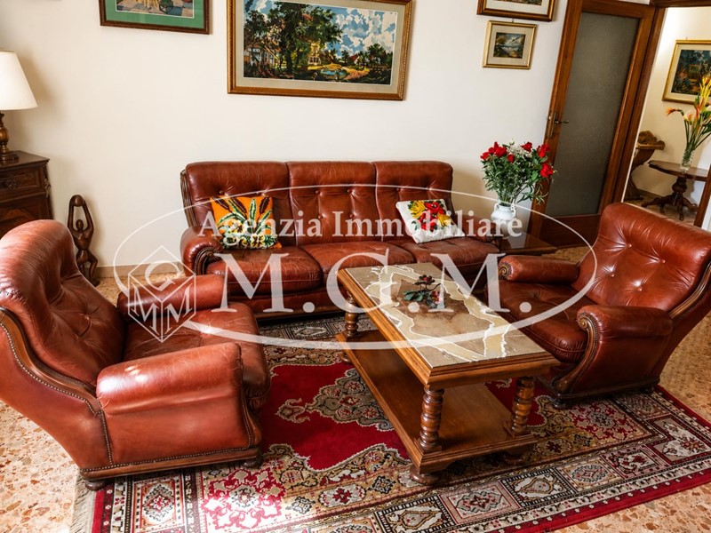 Appartamento in Affitto a Pontedera, 800&euro;, 150 m², arredato