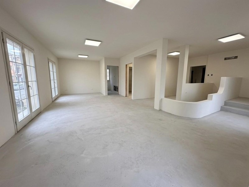 Attico in Vendita a Pontedera, 525'000&euro;, 140 m², con Box
