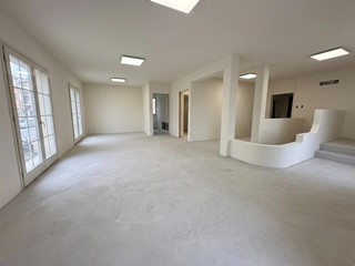 Attico in Vendita a Pontedera, 525'000&euro;, 140 m², con Box