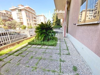 Quadrilocale in Vendita a Prato, zona San Paolo, 235'000&euro;, 85 m², con Box