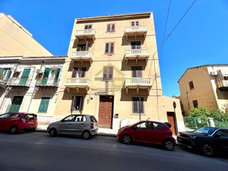 Quadrilocale in Vendita a Palermo, 205'000&euro;, 120 m²