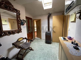 Appartamento in Vendita a Bagni di Lucca, 65'000&euro;, 89 m²