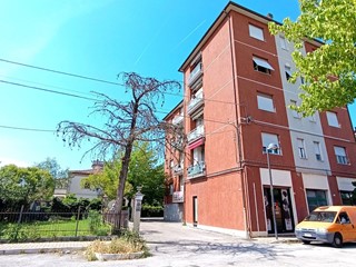 Appartamento in Vendita a Fabriano, 78'000&euro;, 85 m²