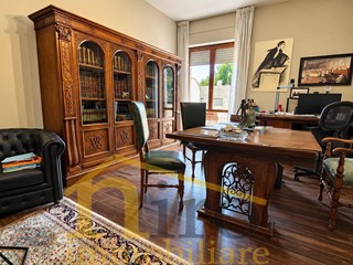 Appartamento in Vendita a Pescara, 380'000&euro;, 206 m²