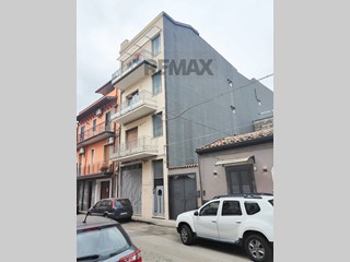 Appartamento in Vendita a Paternò, 140'000&euro;, 200 m²