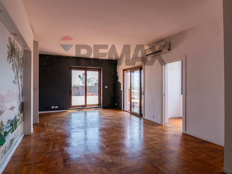Appartamento in Vendita a Aci Castello, 204'000&euro;, 110 m²