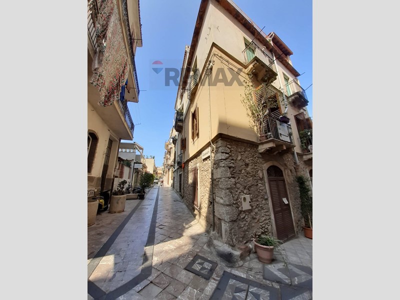Bilocale in Vendita a Taormina, 485'000&euro;, 63 m²