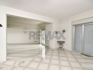 Appartamento in Vendita a Catania, 95'000&euro;, 131 m²