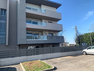 Quadrilocale in Vendita a Stezzano, 402'500&euro;, 164 m²