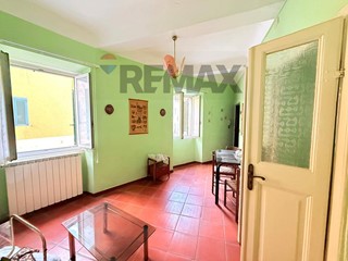 Quadrilocale in Vendita a Bagni di Lucca, 65'000&euro;, 72 m²