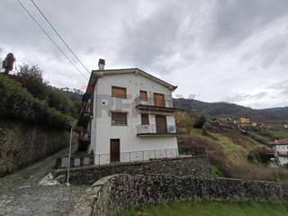 Appartamento in Vendita a Bagni di Lucca, 97'000&euro;, 85 m²