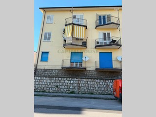 Trilocale in Vendita a Avella, 78'000&euro;, 86 m²