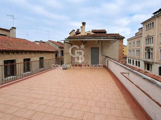 Appartamento in Vendita a Venezia, 1'350'000&euro;, 240 m²