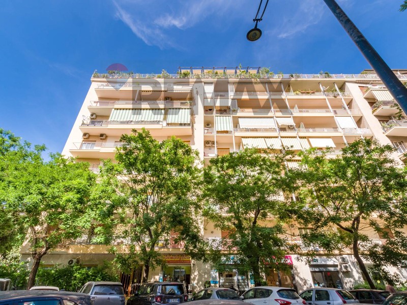 Quadrilocale in Affitto a Palermo, 950&euro;, 121 m²