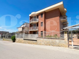 Quadrilocale in Vendita a Pignataro Maggiore, 105'000&euro;, 120 m²