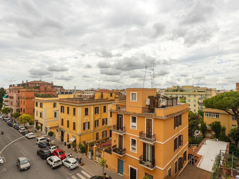 Quadrilocale in Vendita a Roma, 560'000&euro;, 120 m²