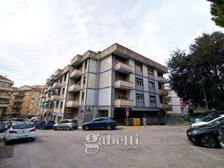 Quadrilocale in Vendita a Ancona, 119'000&euro;, 87 m², arredato, con Box