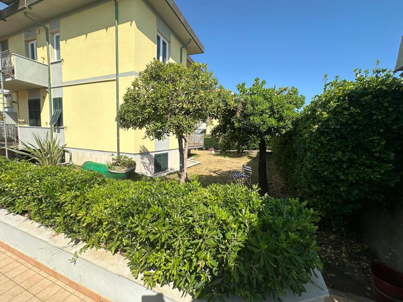 Bilocale in Vendita a Carrara, zona Marina Di Carrara, 55'000&euro;, 40 m², arredato