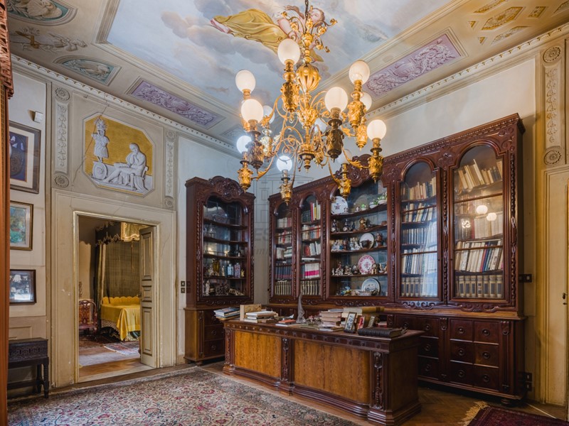 Appartamento in Vendita a Lucca, zona Centro storico, 3'200'000&euro;, 1372 m²