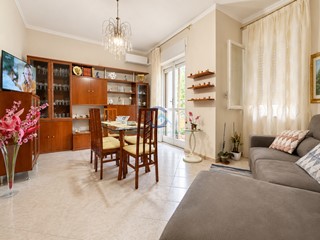 Quadrilocale in Vendita a Catanzaro, zona Santa Maria, 98'000&euro;, 98 m²