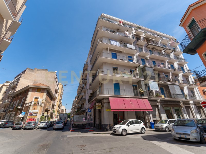 Quadrilocale in Affitto a Catania, 850&euro;, 120 m², arredato