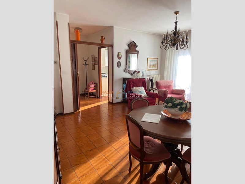 Appartamento in Vendita a Carrara, 180'000&euro;, 120 m²